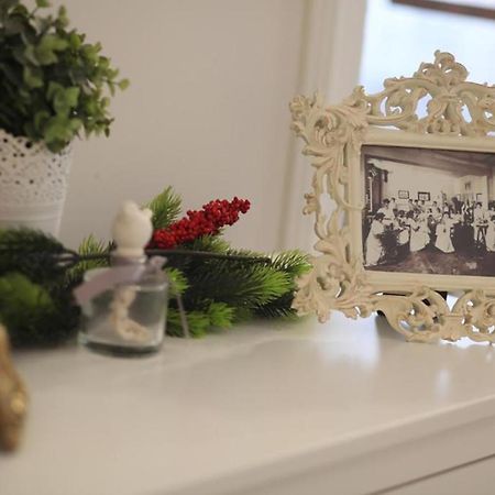Vintage Apartment At Basilica Budapest Eksteriør bilde